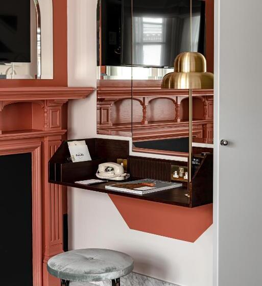 スーペリアールーム, Henrietta Experimental