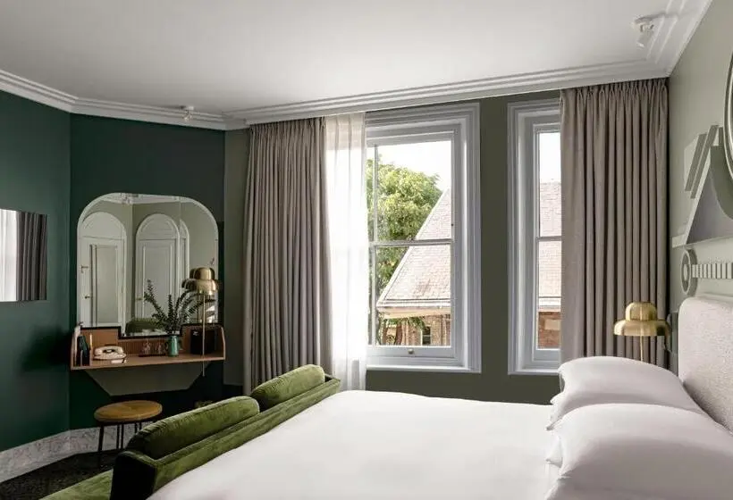 Deluxe Room City View, Henrietta Experimental