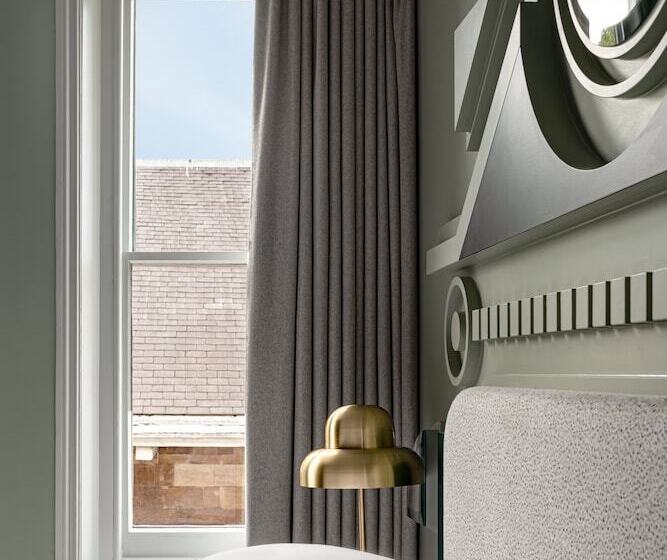 デラックスルーム, Henrietta Experimental