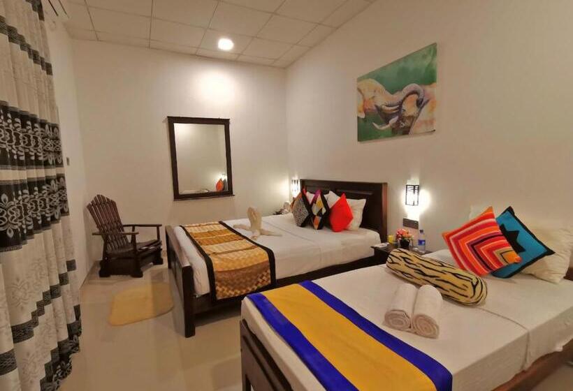 Семейный Номер, Levona Garden Resort