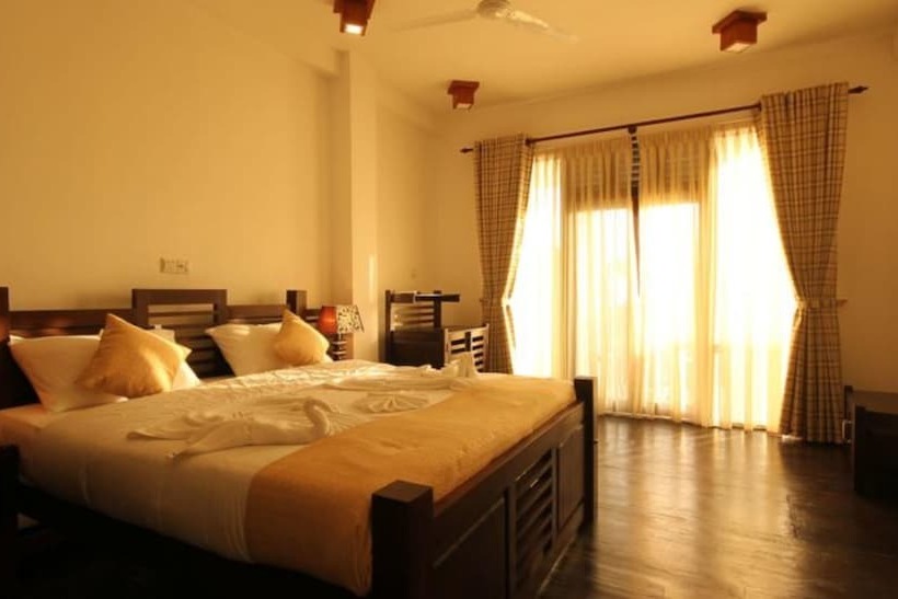 Номер Deluxe, Saffron Hotel & Restaurant