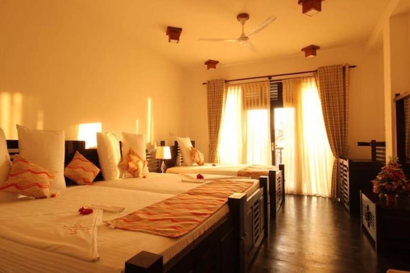 套房, Saffron Hotel & Restaurant