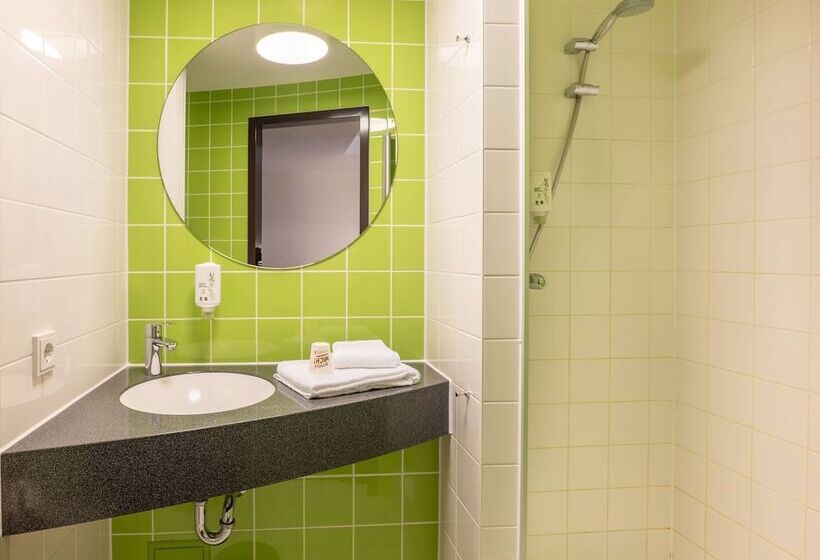 标准三人间, B&b Hotel Offenburg City