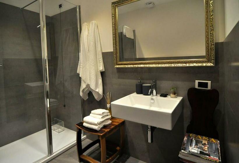 اتاق لوکس سه تخته, Casa Colleoni