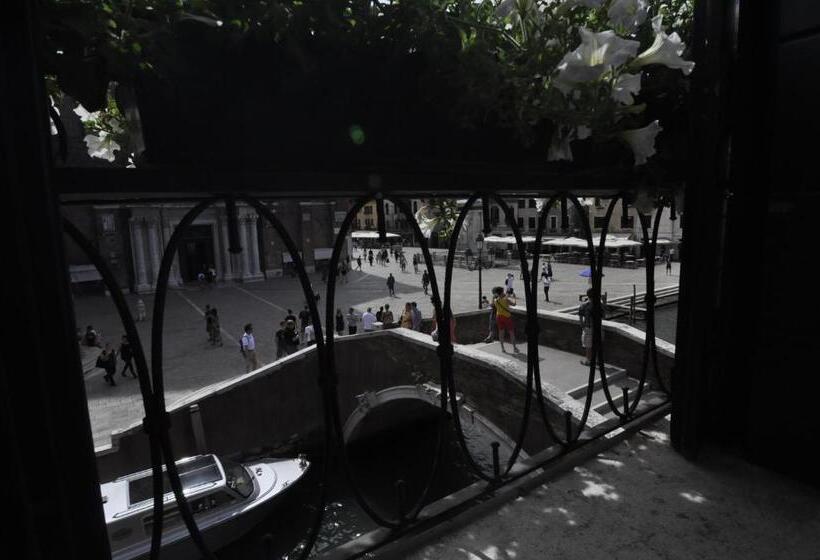 اتاق لوکس سه تخته, Casa Colleoni