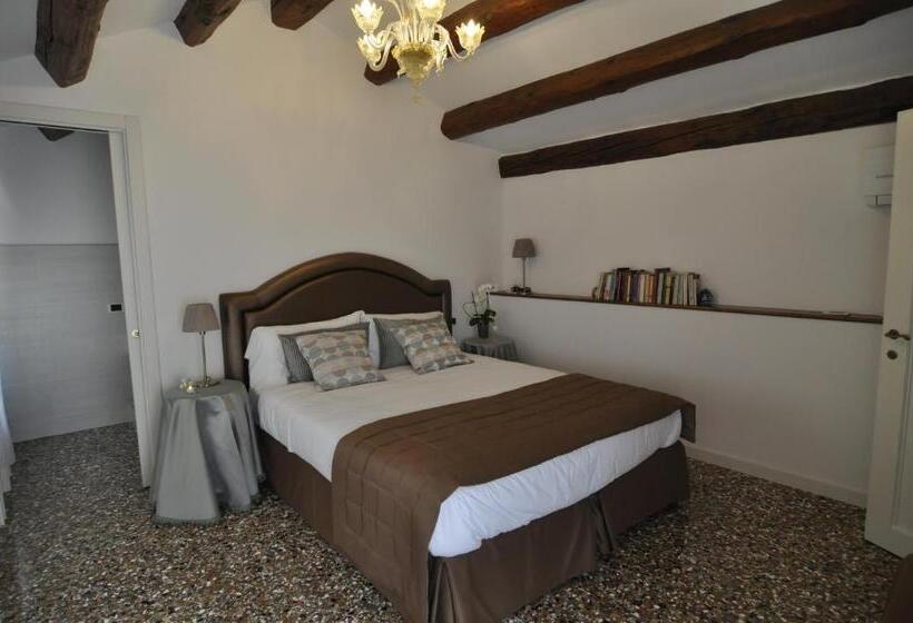 اتاق لوکس, Casa Colleoni