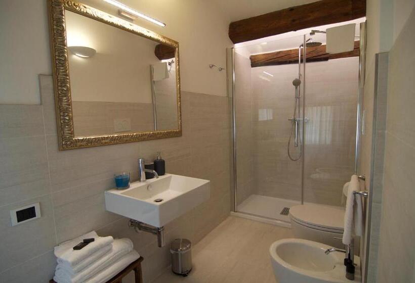 اتاق لوکس, Casa Colleoni