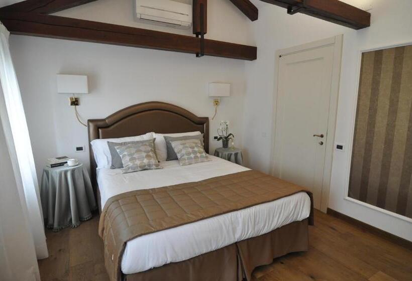 اتاق لوکس, Casa Colleoni