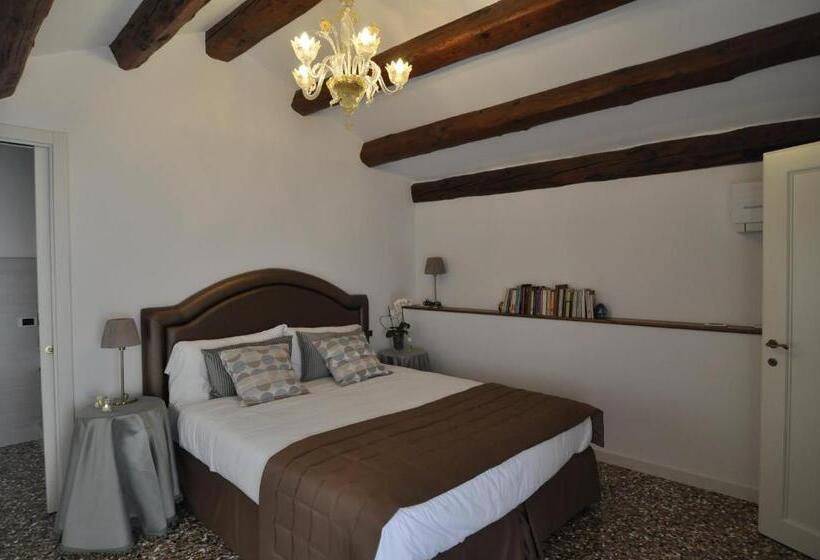 اتاق لوکس, Casa Colleoni