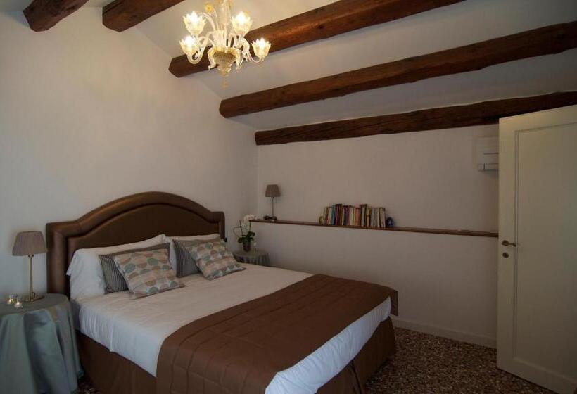 اتاق لوکس, Casa Colleoni