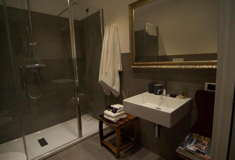 اتاق لوکس سه تخته, Casa Colleoni