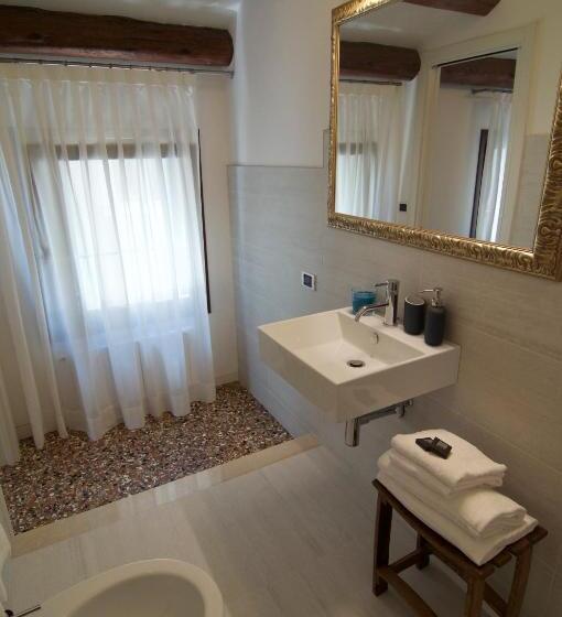 اتاق لوکس, Casa Colleoni