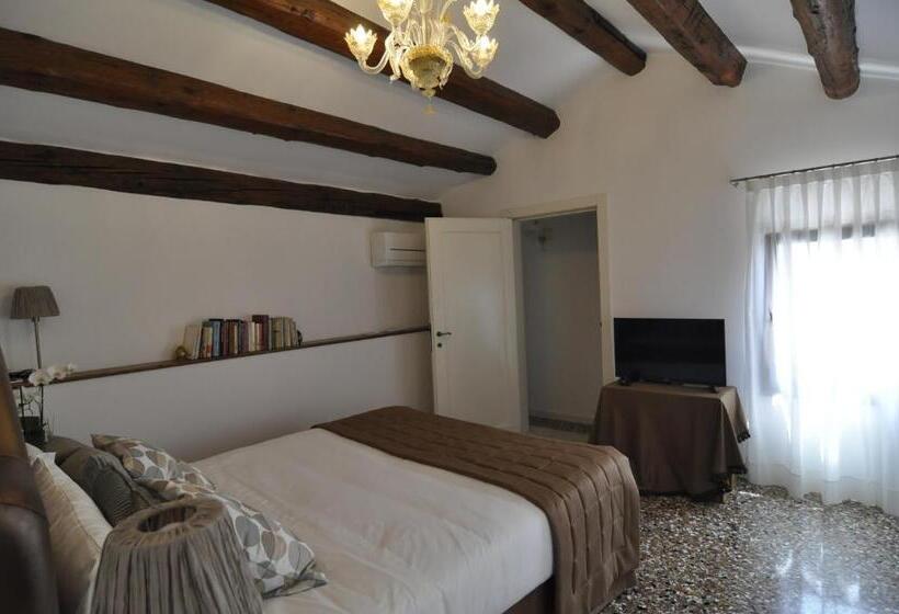 اتاق لوکس, Casa Colleoni