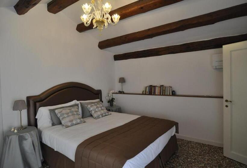 اتاق لوکس, Casa Colleoni