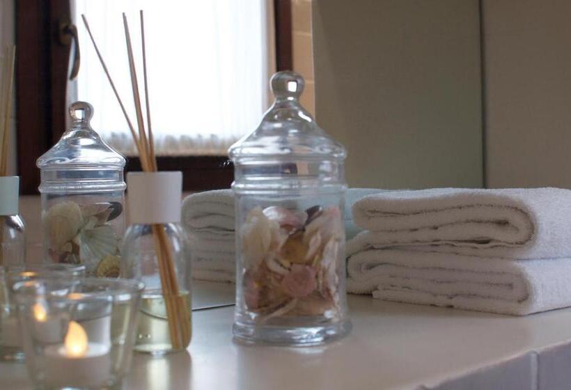 اتاق لوکس, Casa Colleoni