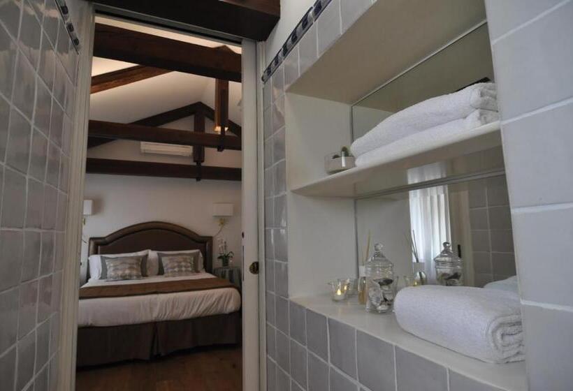 اتاق لوکس, Casa Colleoni