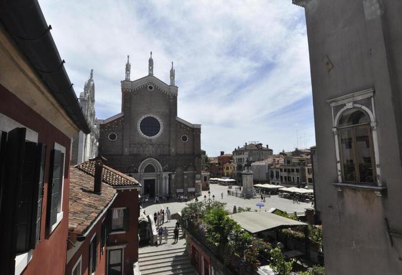 اتاق لوکس, Casa Colleoni