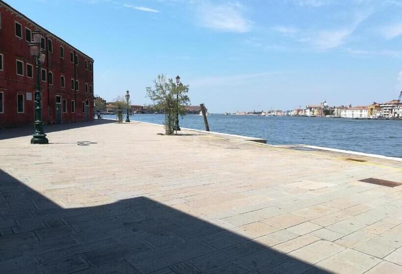 آپارتمان 1 خوابه با بالکن, Casa Genoveffa