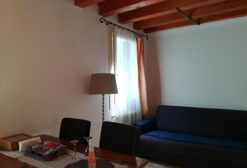 آپارتمان 1 خوابه با بالکن, Casa Genoveffa