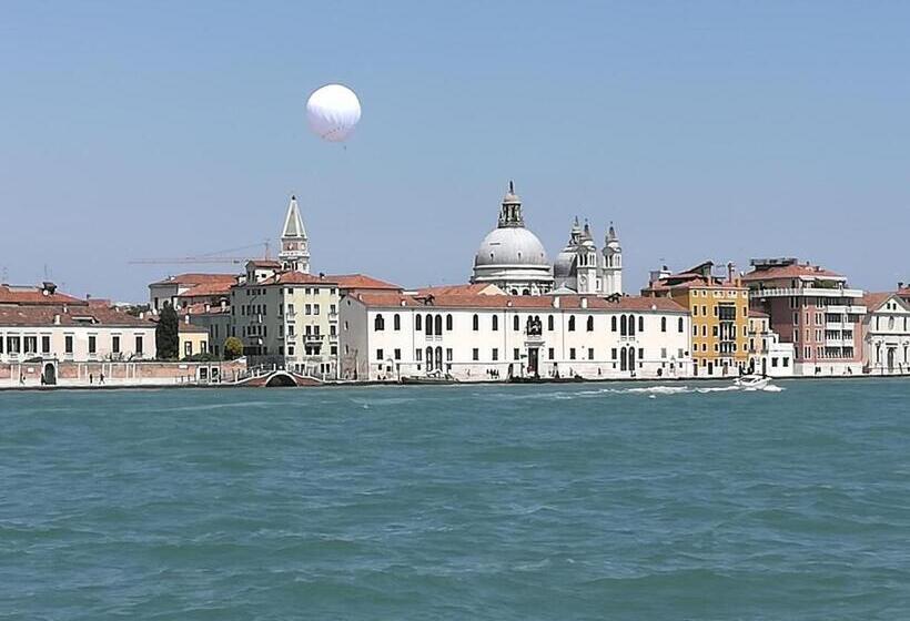 آپارتمان 1 خوابه با بالکن, Casa Genoveffa