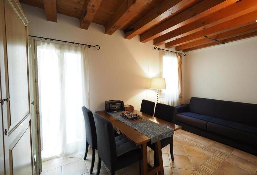 آپارتمان 1 خوابه با بالکن, Casa Genoveffa