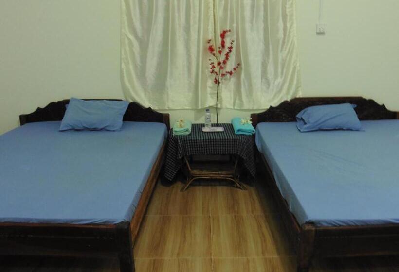 חדר משפחתי, Sunrise Villa