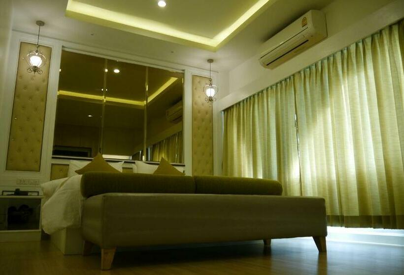 带大床的标准间, Lertnimit