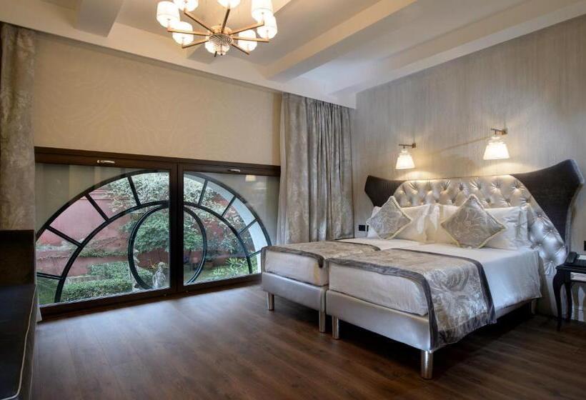 Camera Superiore, Palazzo Veneziano   Venice Collection