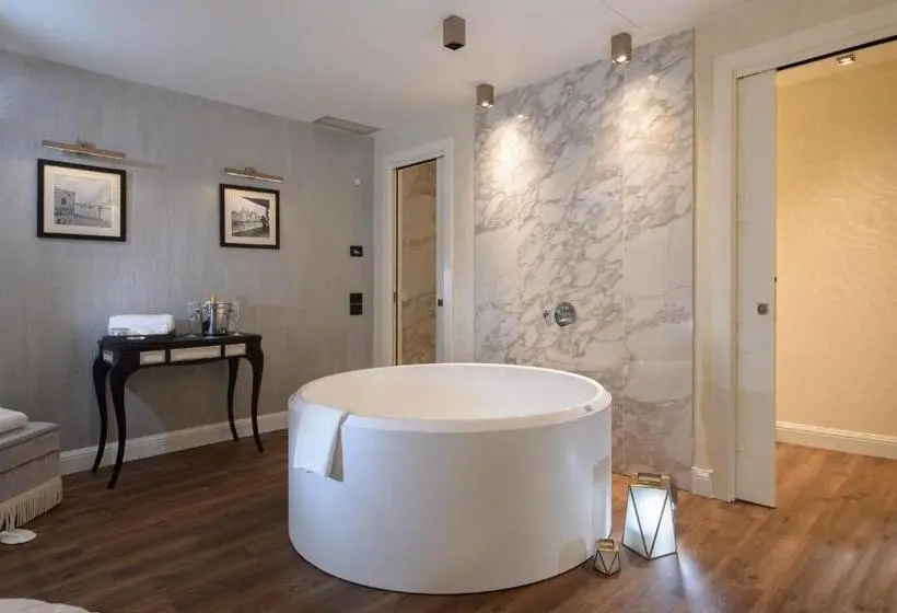 Suite con Idromassaggio, Palazzo Veneziano   Venice Collection