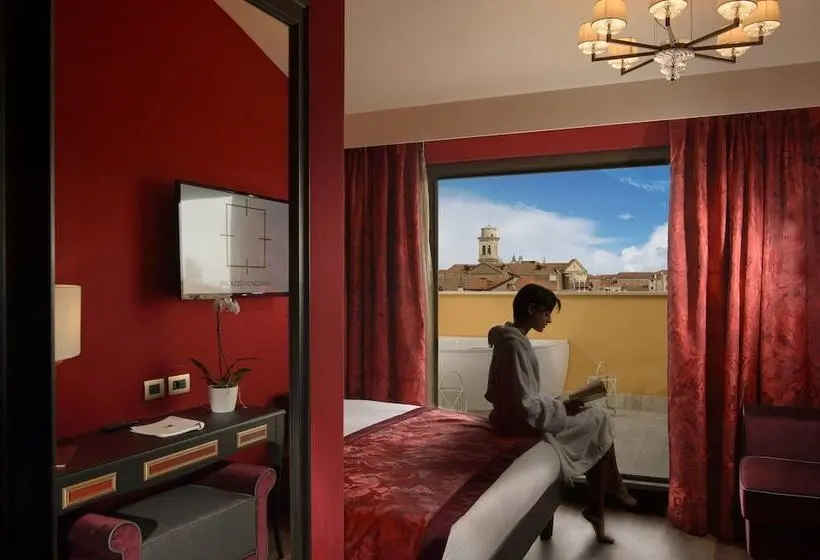 Camera Standard con Vista, Palazzo Veneziano   Venice Collection