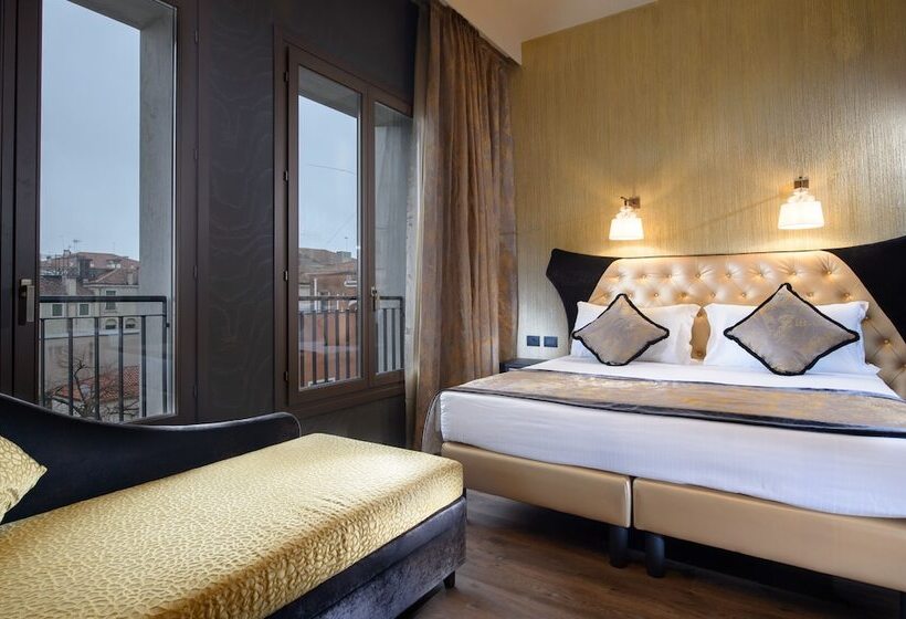 Camera Deluxe, Palazzo Veneziano   Venice Collection