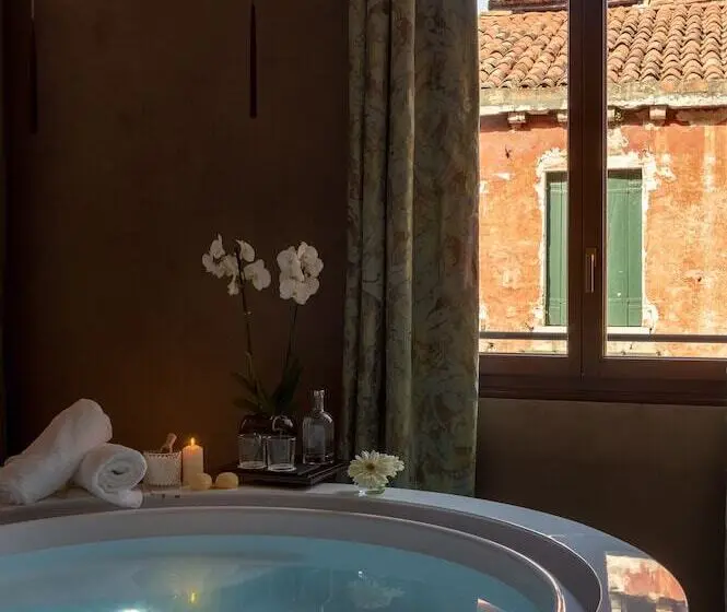 Suite Deluxe, Palazzo Veneziano   Venice Collection