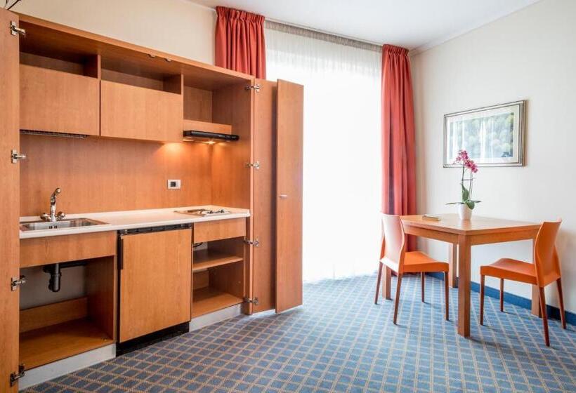 Superior room with lake view, San Vito