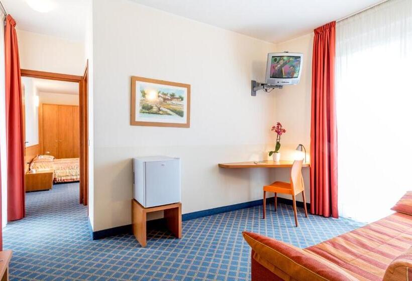 חדר משפחתי, San Vito