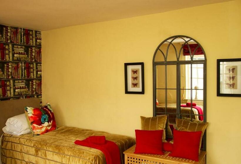 غرفة قياسية, The Queens Head