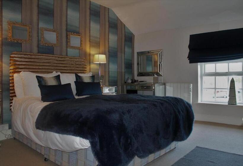 غرفة قياسية, The Queens Head