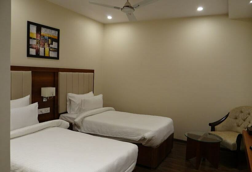 디럭스 룸, Tridev