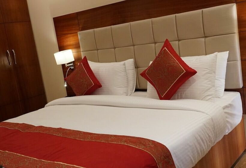 디럭스 룸, Tridev