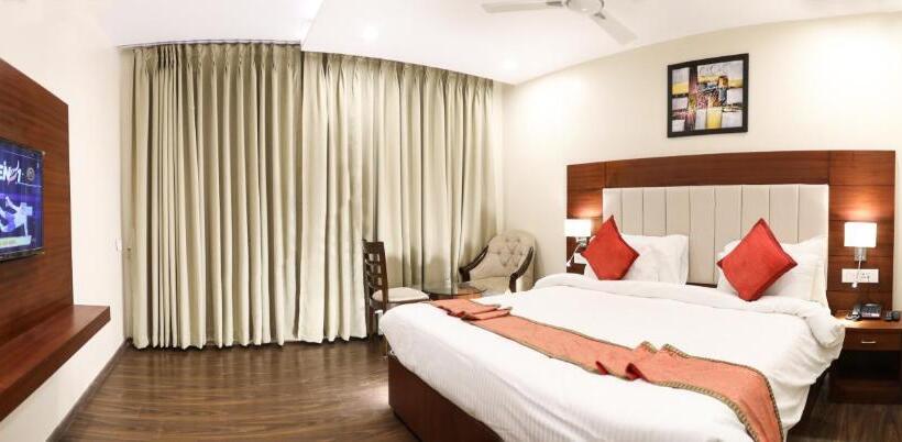 디럭스 룸, Tridev