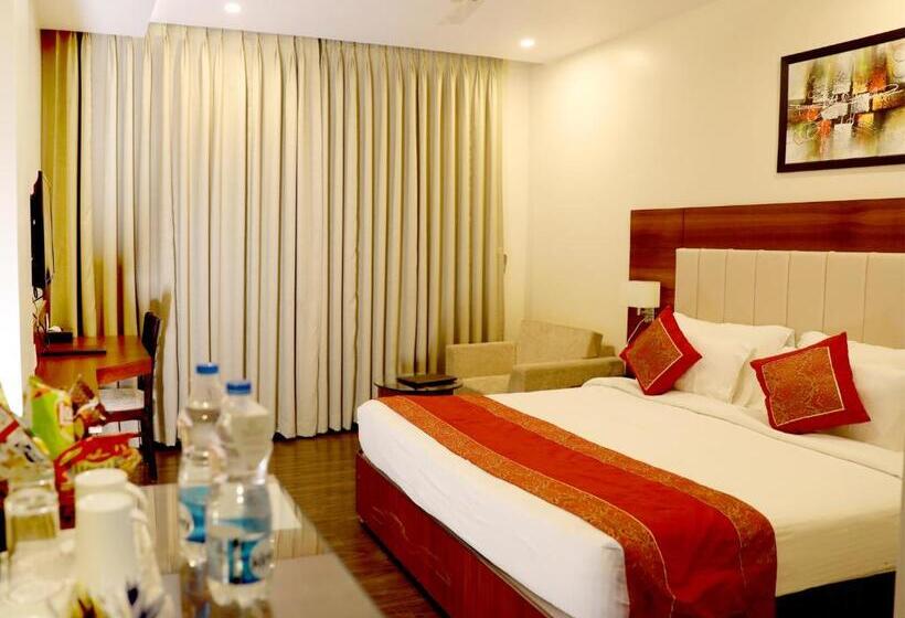 디럭스 룸, Tridev