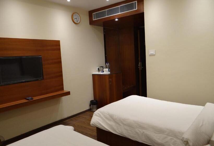 수피리어 룸, Tridev