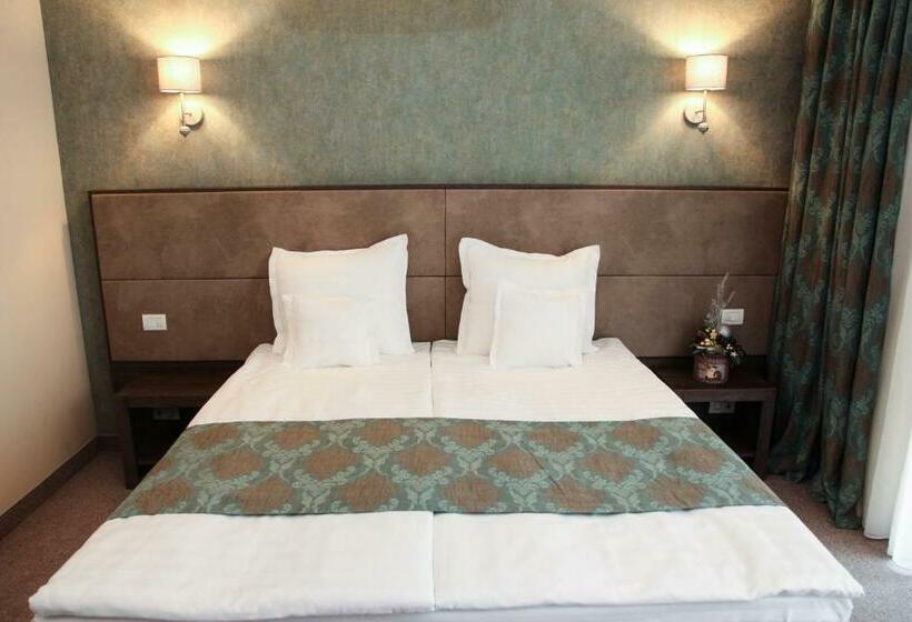 标准间, Victoria Bulevard