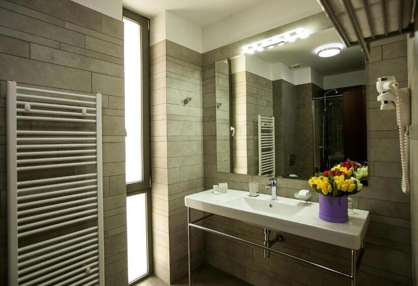 小型套房, Victoria Bulevard