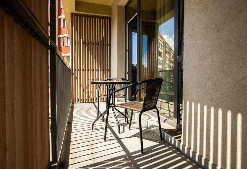 高级大房间, Victoria Bulevard