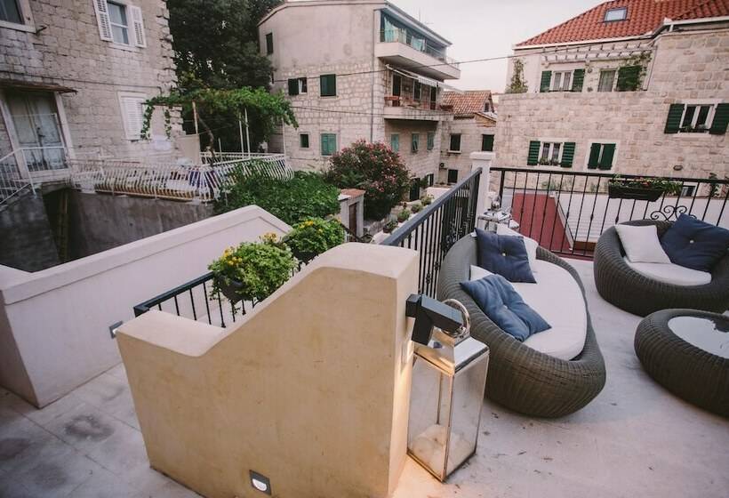 디럭스 룸 도시 전망, Ibella Luxury Rooms