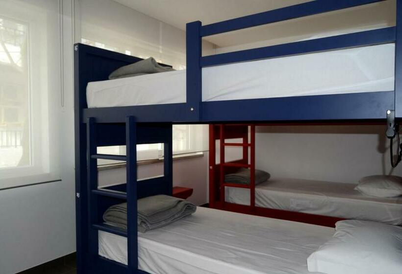 Cama em Quarto Compartilhado, Lab Hostel Nazare