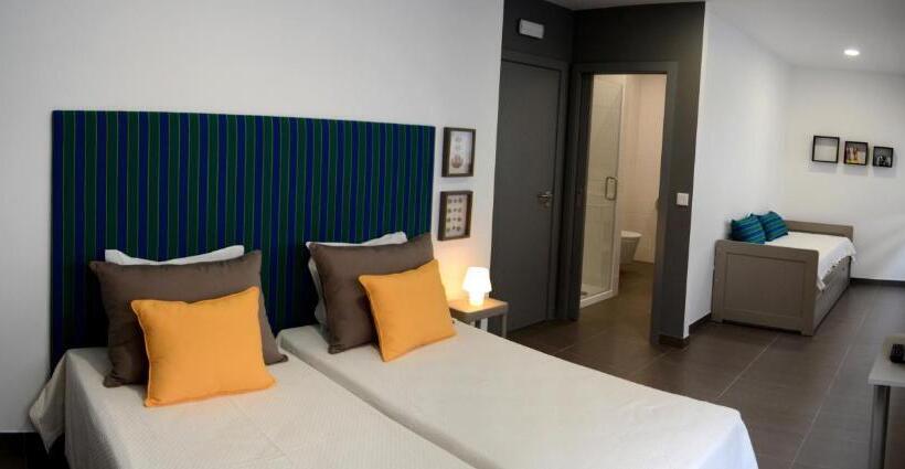 Quarto Familiar, Lab Hostel Nazare