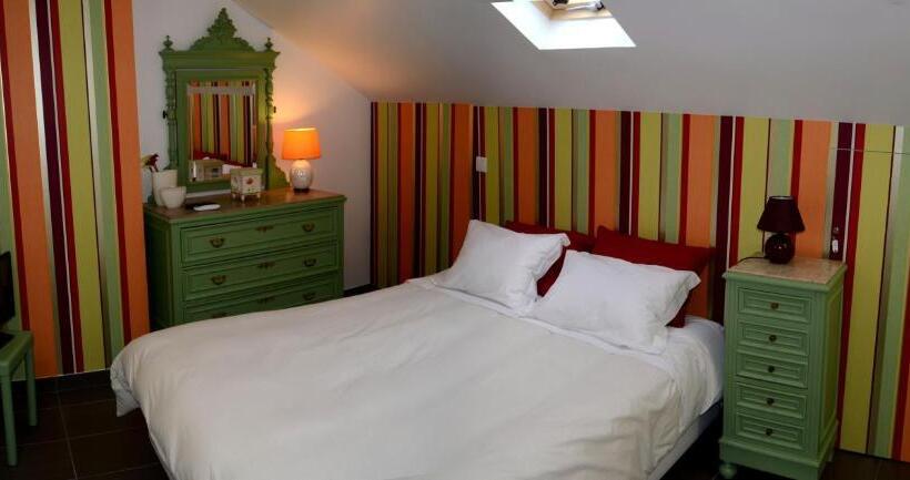 Quarto Estandar, Lab Hostel Nazare