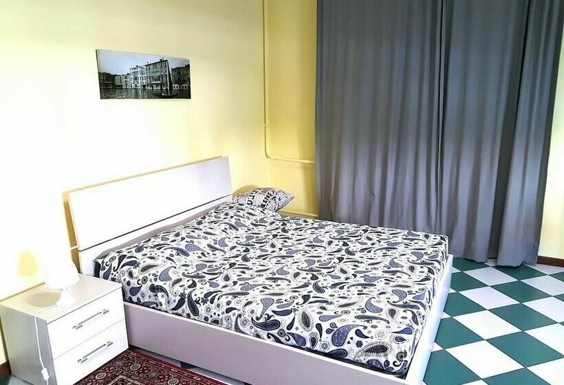 스탠다드 룸 더블 침대, Nightstars B&b