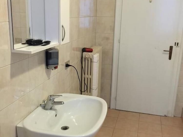 Трехместный Номер Классика, Nightstars B&b